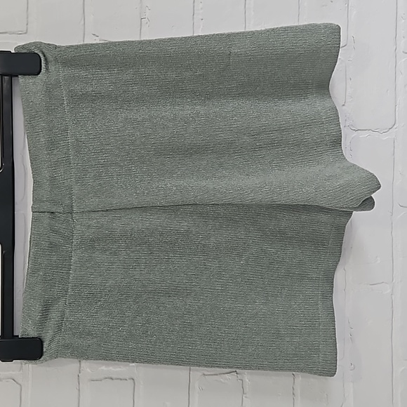 Knit shorts - Picture 2 of 5